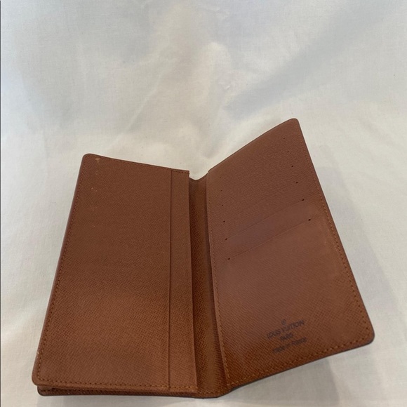 Louis Vuitton Monogram Cheque Book Organizer - Picture 8 of 9